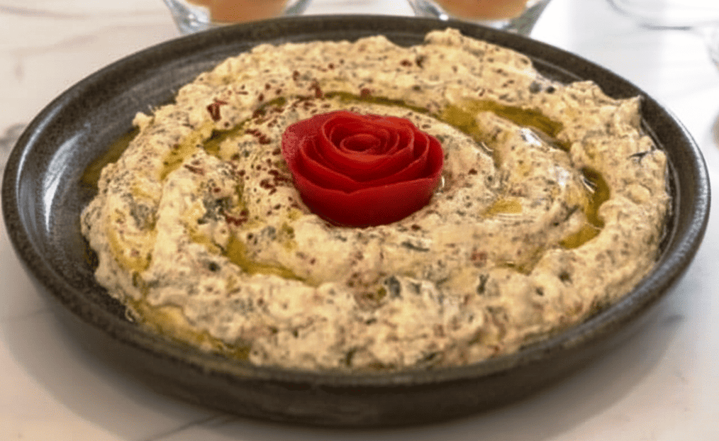 وداعاً للمقبلات التقليدية! سر غموس الثوم والسمسم المغلي الذي سيطلبه الجميع منكِ.